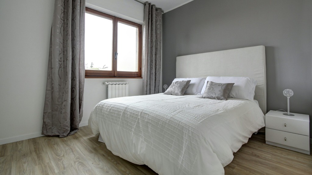 Residence-Villa-Agnese-Roma-letto-bianco-4 Residence-Villa-Agnese-Roma-letto-bianco-4