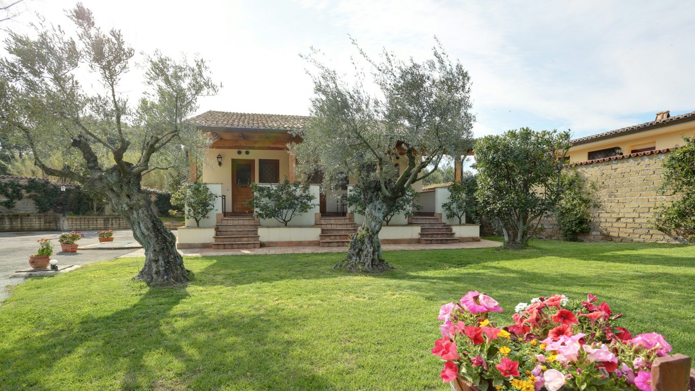 residence-con-giardino-a-roma-Residence-Villa-Agnese-Roma-villino-giardino
