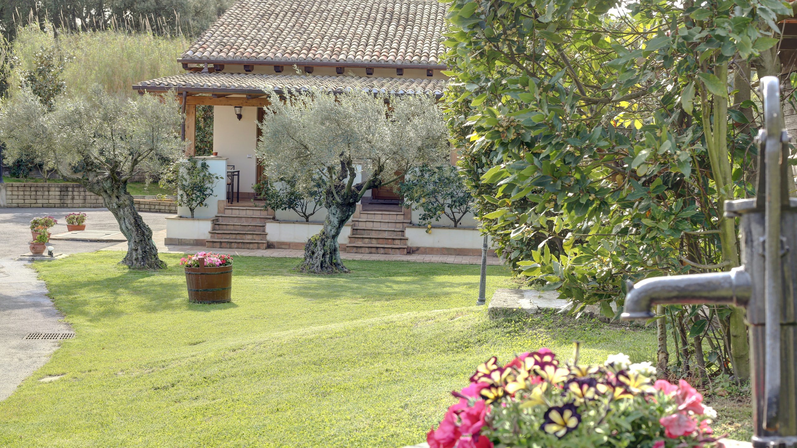 residence-affitti-medi-roma-Residence-Villa-Agnese-Roma-giardino-2